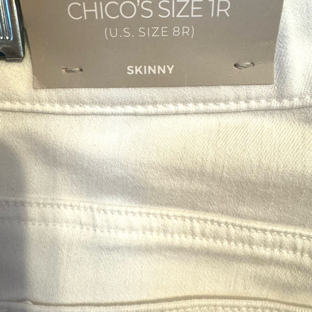 NWT RET: $95    Chico's White Jeans SKINNY/CROP SUMMER    SIZE: 8      Bin#7 - Picture 6 of 14